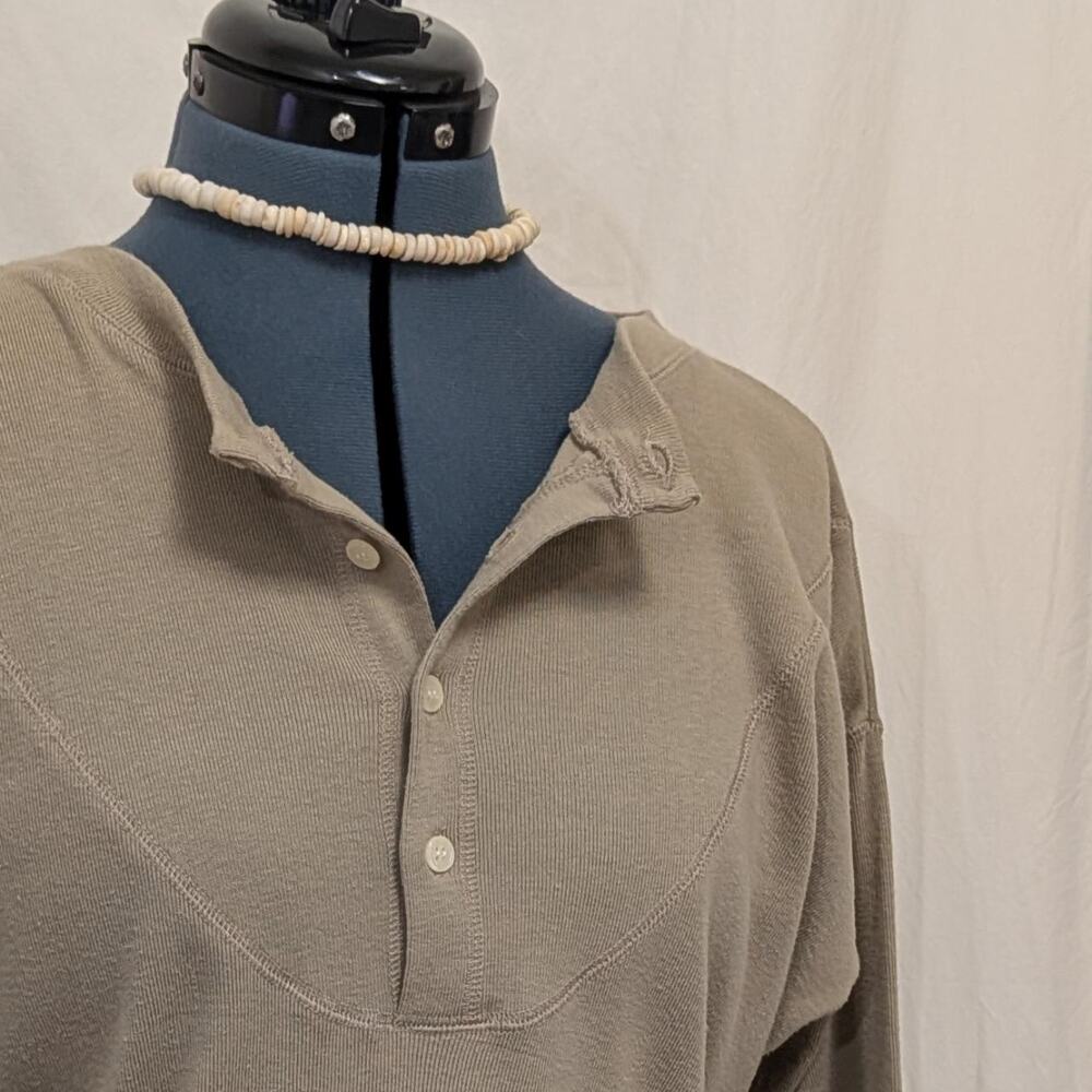 Vintage GAP taupe cotton henley long‑sleeve top, size M - Picture 2 of 7